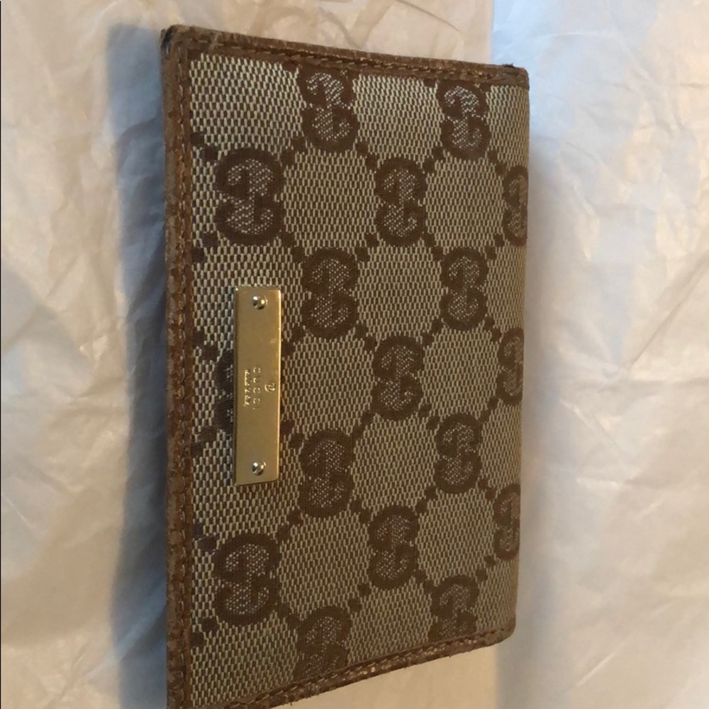 Gucci canvas monogram credit card wallet